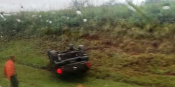 Ruta 14: una camioneta se despistó y volcó en medio de la lluvia\u002E (Foto: Misiones Online)