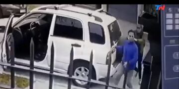 El hombre fue salvado por sus perras (Captura TV)