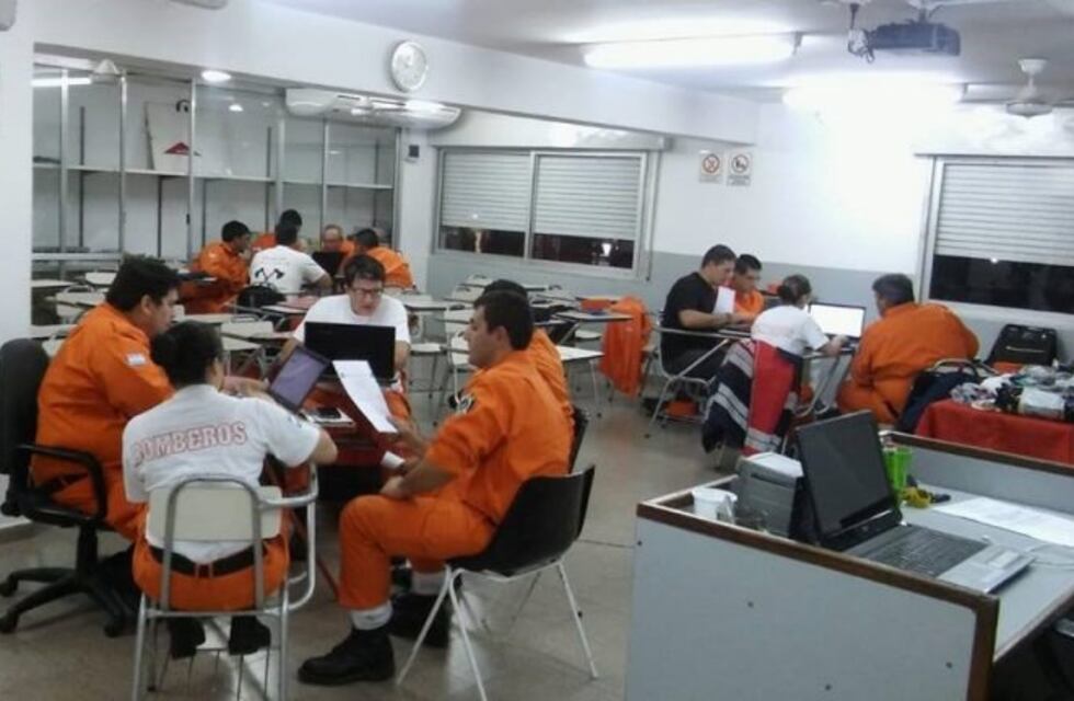 Bomberos del Cuerpo Activo de Arroyito se capacitaron en San Francisco