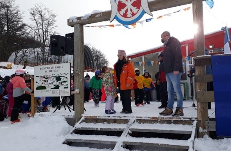 Se abrió la temporada de esquí 2020 en Valdelén