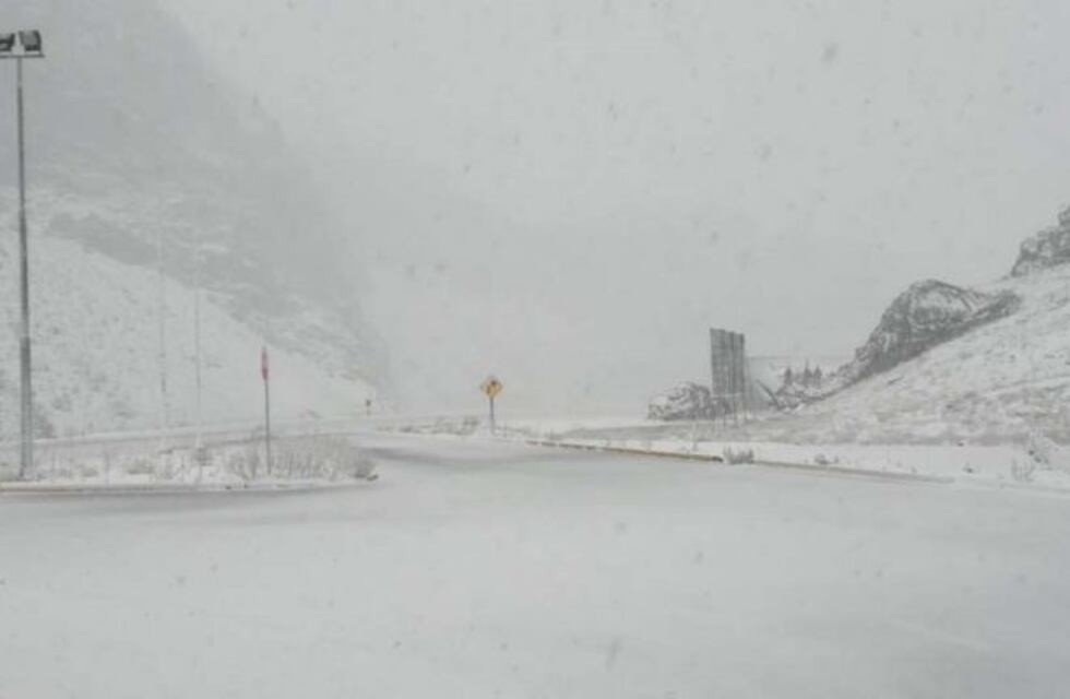Por intensas nevadas, cerraron el paso Pehuenche