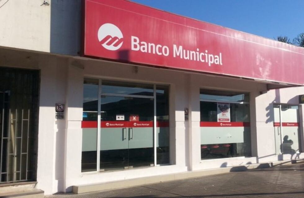 Intentaron barretear un cajero automático pero tuvieron que escapar cuando llegó la policía