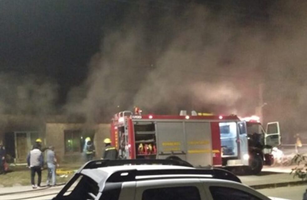 Tragedia: dos niños murieron en Villa María tras incendiarse su casa