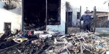 Incendio en una tapicería de Santa Rosa (Diario Textual)