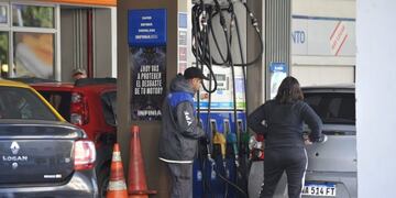 Estaciones de servicio YPF (Clarín)\u002E