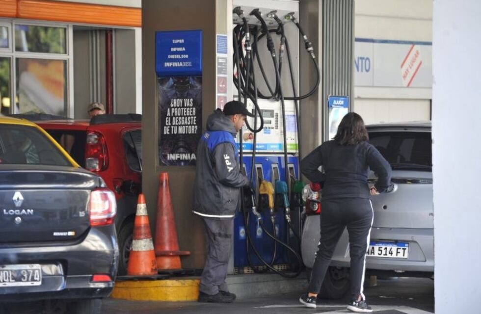 El precio de los combustibles varía hasta en un 30 % entre provincias