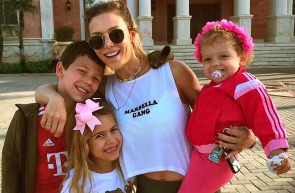 El tierno video de la hija de Evangelina Anderson dando consejos para atarse los cordones