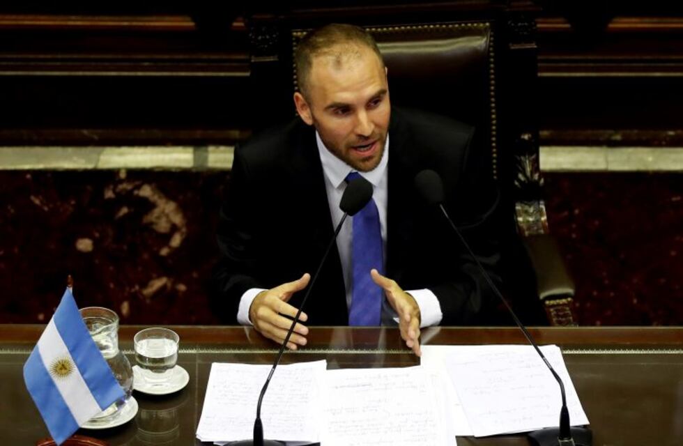 Martín Guzmán evalúa una contraoferta para la deuda y busca apoyo de los bonistas