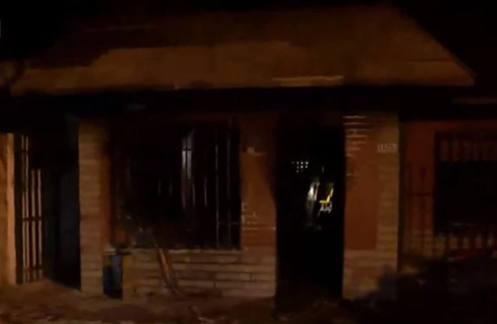 Vecinos auxiliaron a una joven y a sus hermanos tras un ataque con bomba molotov