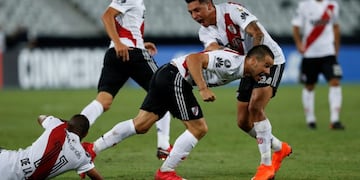 Rodrigo Mora of Argentina's River Plate, center celebrates with teammates after scoring against Brazil's Flamengo during a Copa Libertadores soccer match in Rio de Janeiro, Brazil, Wednesday, Feb\u002E 28, 2018\u002E (AP Photo/Leo Correa)