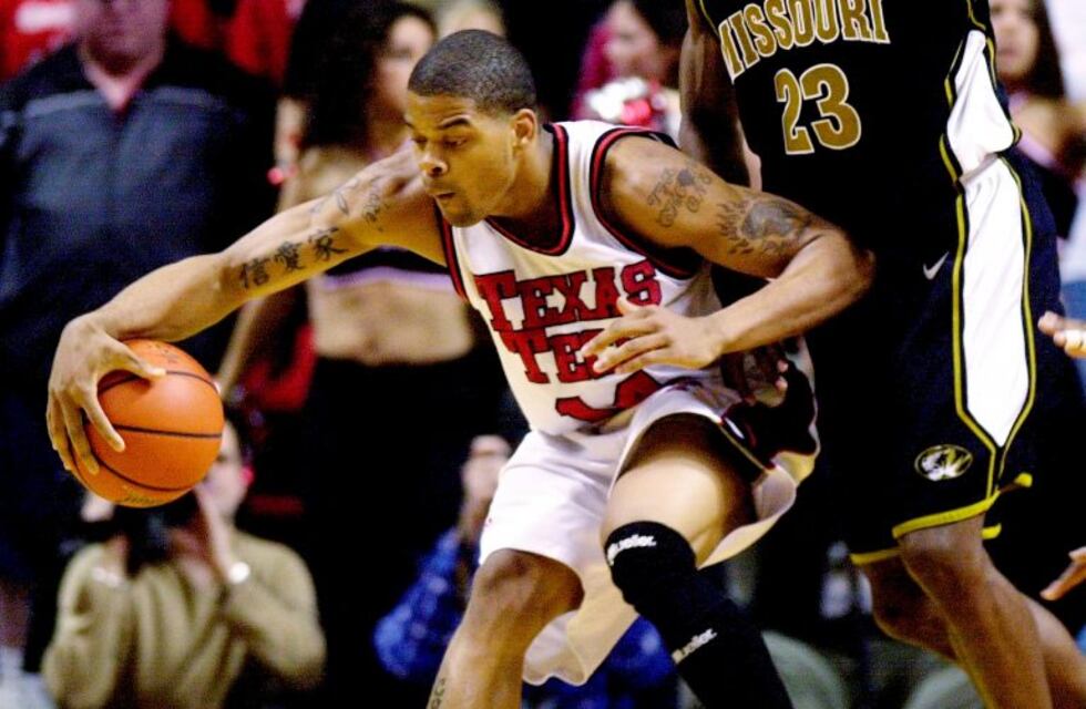 Asesinaron a balazos a Andre Emmett, un exjugador de la NBA