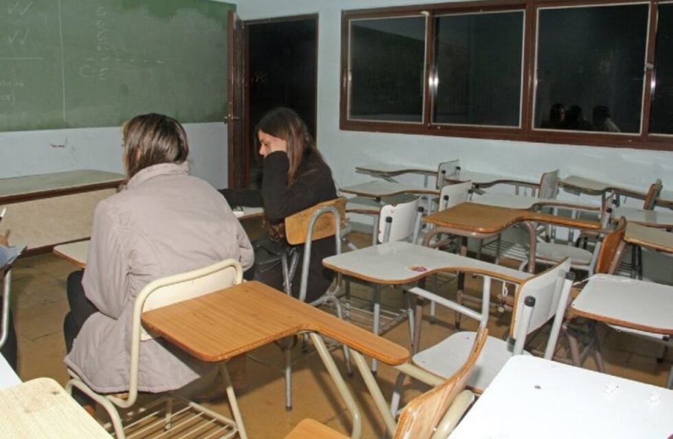 Decanos advierten que los alumnos cada vez faltan más porque no pueden pagar el pasaje