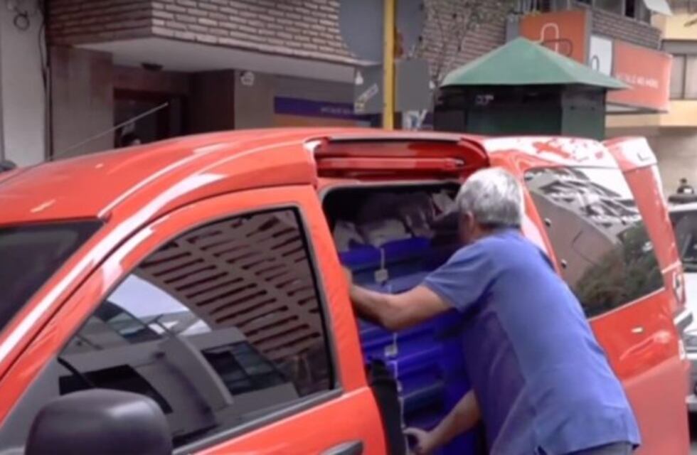 Nueva Córdoba: le estaban robando el auto y encerró al ladrón dentro del rodado