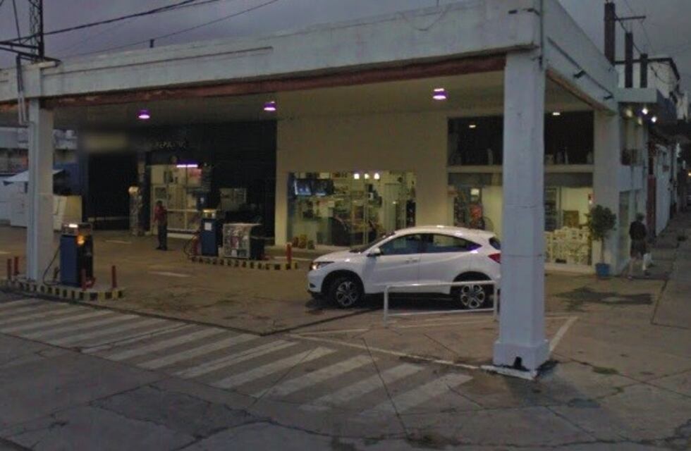 Balearon en un asalto a un playero de una estación de servicio