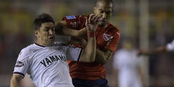 El zaguero estuvo entre los once iniciales del Granate para una práctica con Talleres de Córdoba\u002E (Archivo AFP)