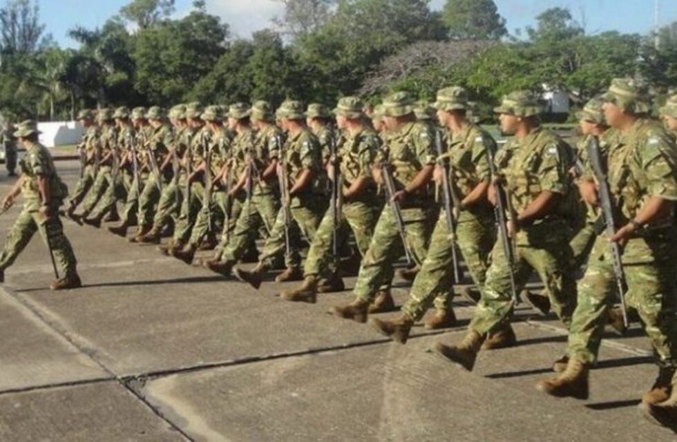 Miles de mendocinos esperan entrar al Ejercito