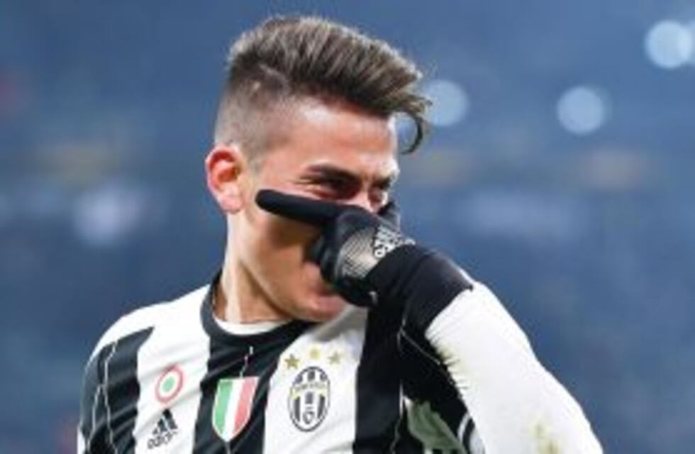 Enorme gesto de Dybala con dos niños sobrevivientes del alud que sepultó a un hotel en Italia