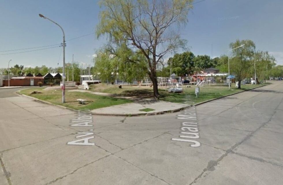 Balearon un auto en el que circulaban tres jóvenes por la zona de la Costanera