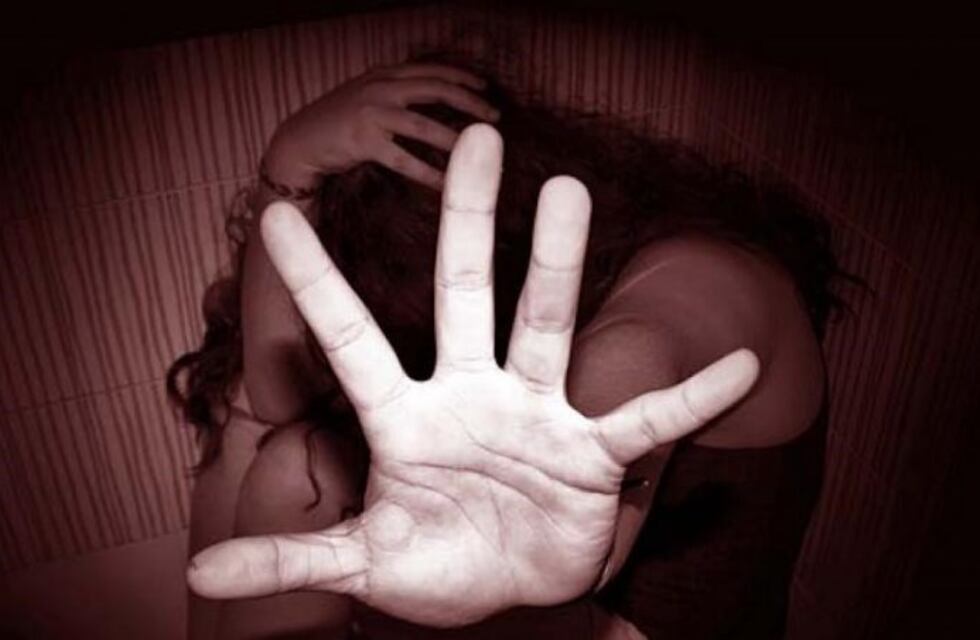 Denuncian que una menor fue drogada y abusada por su vecino en Santiago