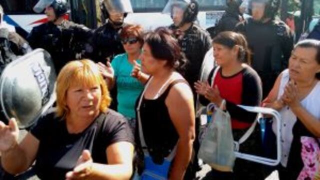 DYN03, BUENOS AIRES, 11/01/2017, MANTEROS DEL BARRIO DE ONCE CONTINUABAN MANIFESTANDO POR EL DESALOJO DE AYER. FOTO:DYN/ALBERTO RAGGIO.