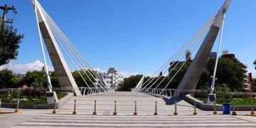 Puente peatonal \