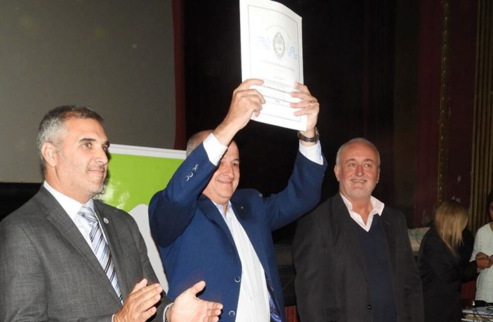 Uset recibió la escritura del edificio del ex Sanatorio Punta Alta