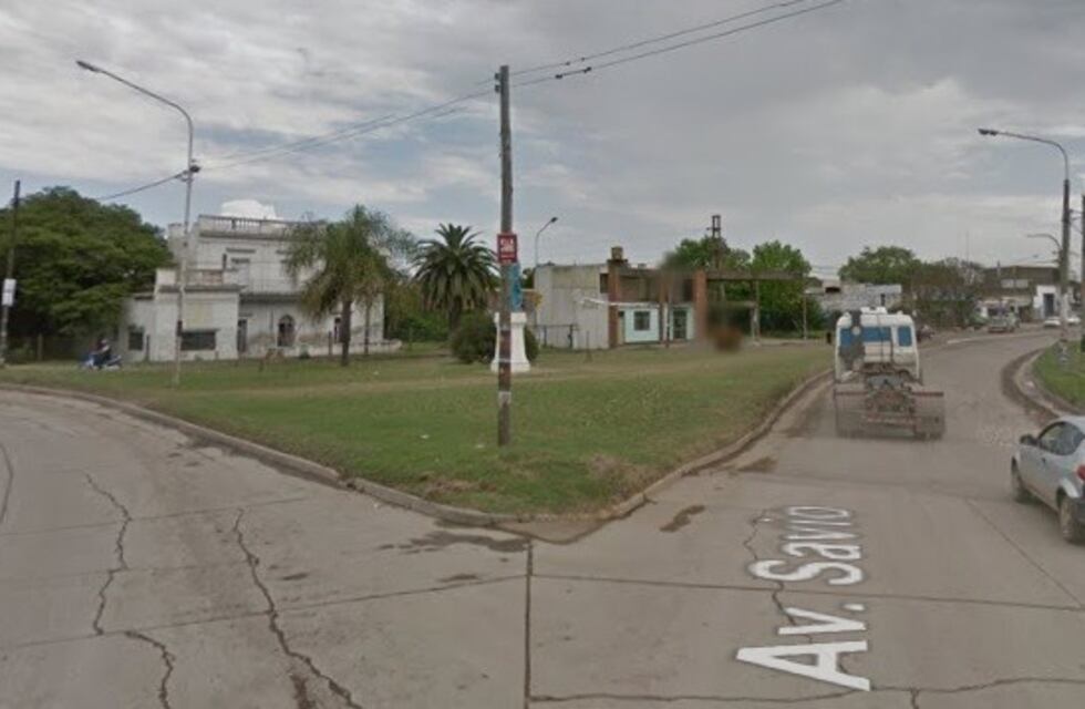 Iba en bicicleta, lo interceptaron con un arma para robarle pero lo salvó un colectivero