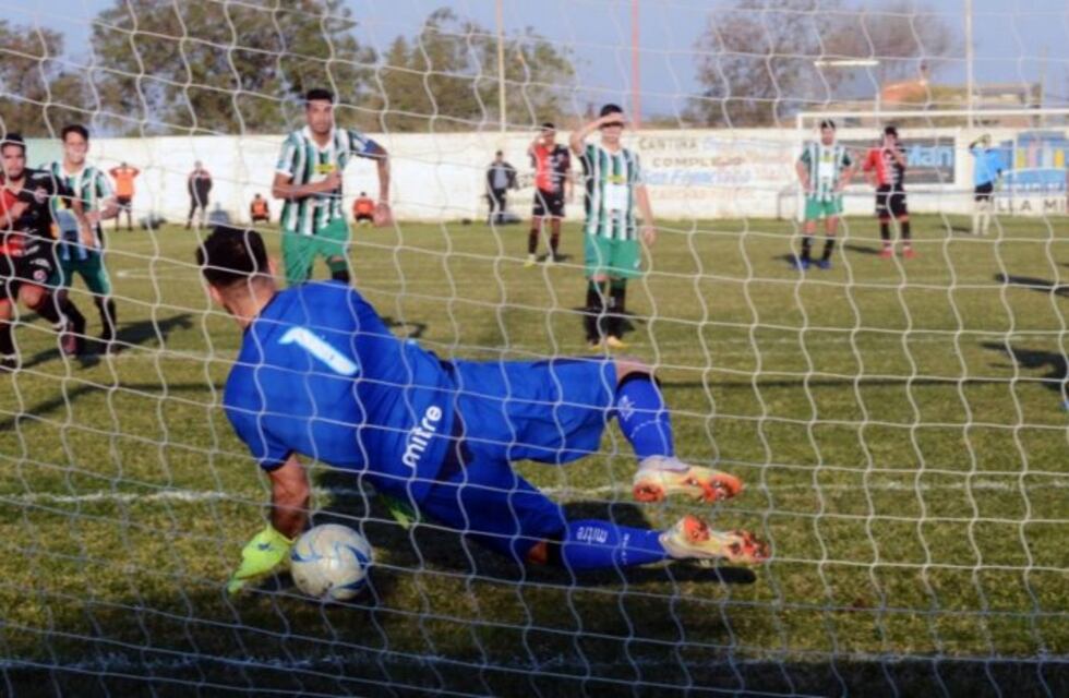 Sporting perdió 3 a 0 y quedó complicado para la segunda final