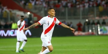 Paolo Guerrero anotó el gol del triunfo de Perú\u002E Foto: DPA\u002E