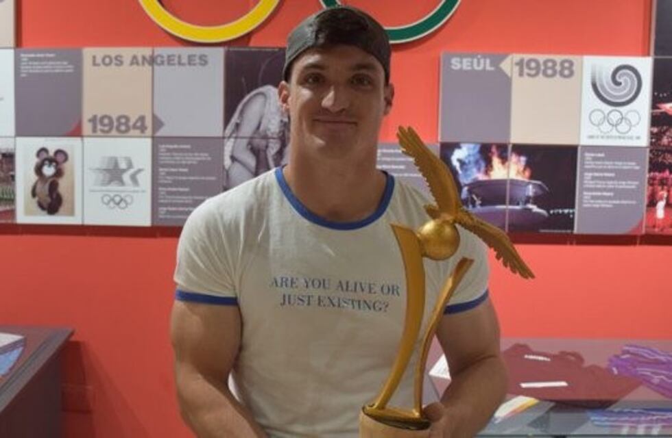 Gustavo Fernández, visitante ilustre en el Museo del Deporte
