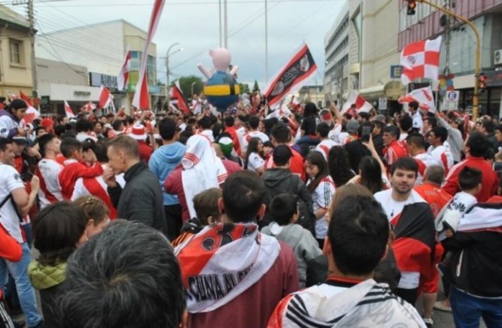 Río Gallegos : hinchas salieron a celebrar triunfo de River Plate