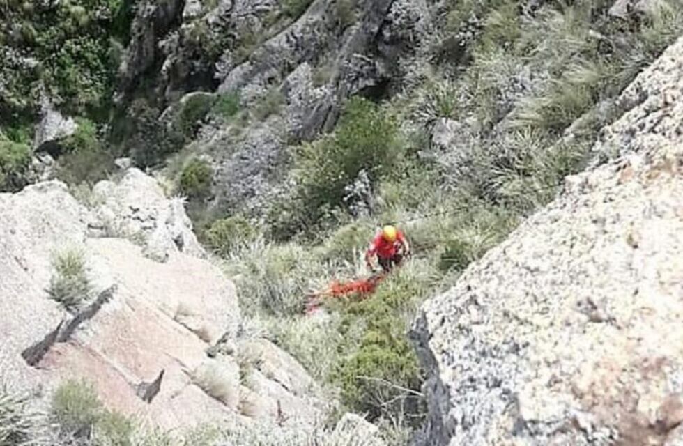 Iniciaron el operativo para trasladar el cuerpo encontrado en Capilla del Monte