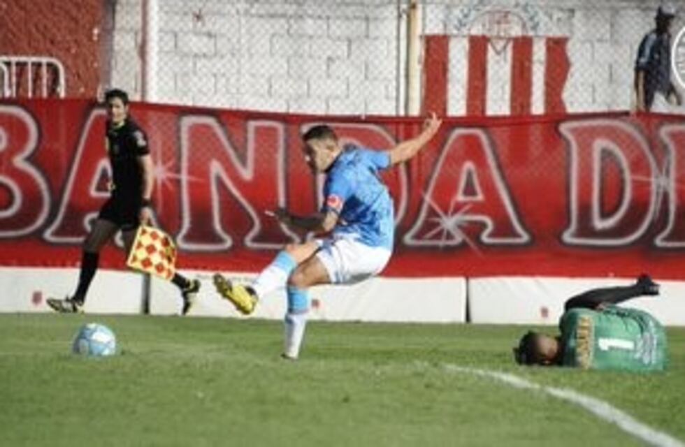Belgrano lo dio vuelta ante Barracas Central por su goleador, Vegetti