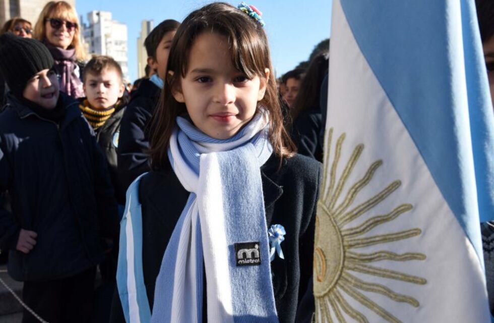 Más de 4.000 alumnos de todo el país le juraron lealtad a la bandera en el Monumento