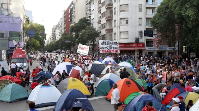 DYN44, BUENOS AIRES 14/03/17, CORTE Y ACAMPE EN 9 DE JULIO Y BELGRANO.FOTO.DYN/TONY GOMEZ