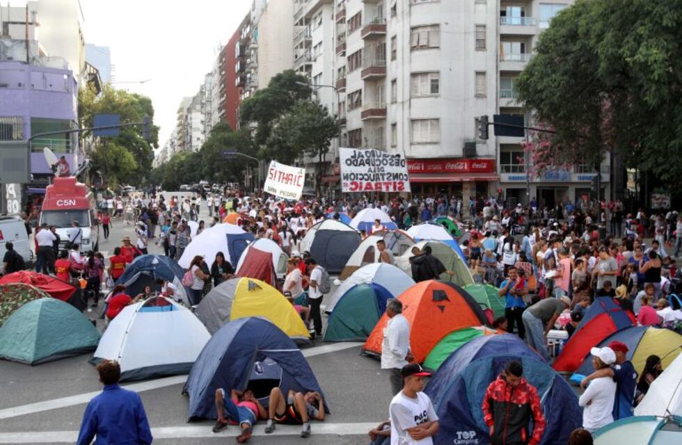 Finalizó el acampe de organizaciones sociales en Avenida de Mayo y Piedras