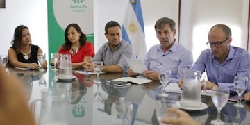 Jatón impulsa por decreto un ambicioso plan de austeridad\u002E (Prensa Municipio)
