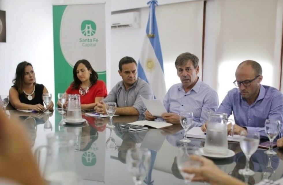 Jatón se congela el sueldo y presentó un plan de austeridad en el Municipio