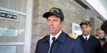 El capitan de navío Gabriel Galeazzi durante una conferencia de prensa en la Base Naval de Mar del Plata, Argentina, el 20/11/2017\u002E La Armada argentina confirmó que el submarino \