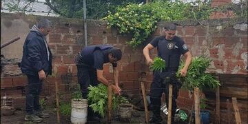 Policia Allanamiento - 1