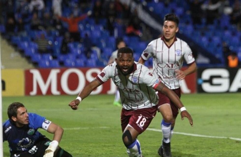 El Bicho y el Tomba se enfrentan en la Paternal (13:15 - TNT Premium)