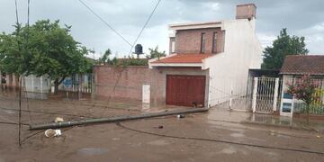 Un temporal causó destrozos en General Güemes\u002E (Policía de Salta)