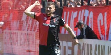 Julián Fernández, volante de Newell's Old Boys (@newells_info74)