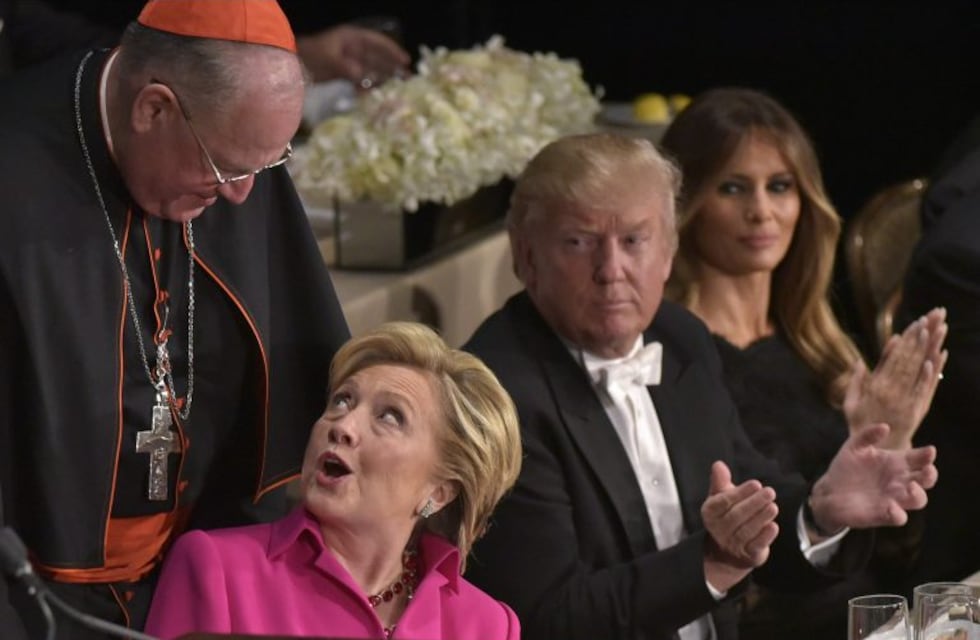 Chistes con doble sentido entre Trump y Clinton en una cena benéfica después del debate