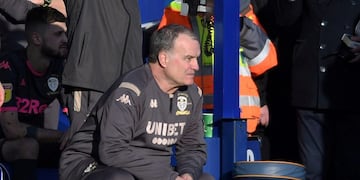 Bielsa en bronce: un hincha mandó a hacer la estatua tras superar un duro trance\u002E (Archivo)