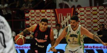 El Chuzito González, goleador de la Gloria, tiró para tres en varias de las preguntas con doble sentido\u002E