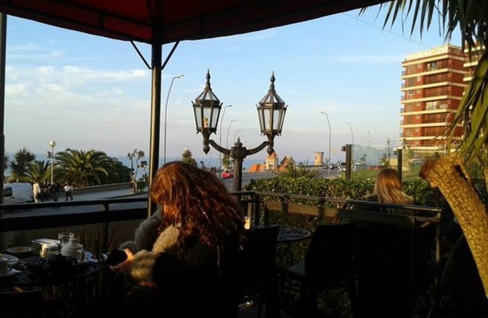 Un emblemático café de la costa marplatense cierra sus puertas producto de la pandemia