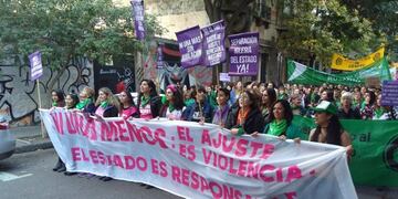 Marcha del movimiento Ni Una Menos en Rosario\u002E (@ctarosario)