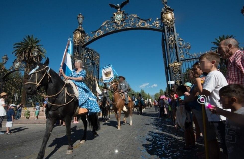 Robaron dos caballos que iban a desfilar en la Vendimia