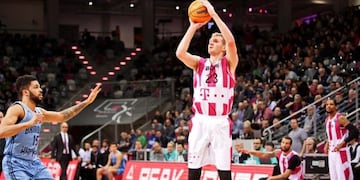 Benjamin Simons viene de jugar en la liga alemana\u002E